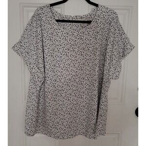 MELLÓDAY Women's Top, Size 2X Zip back top Color Black And White